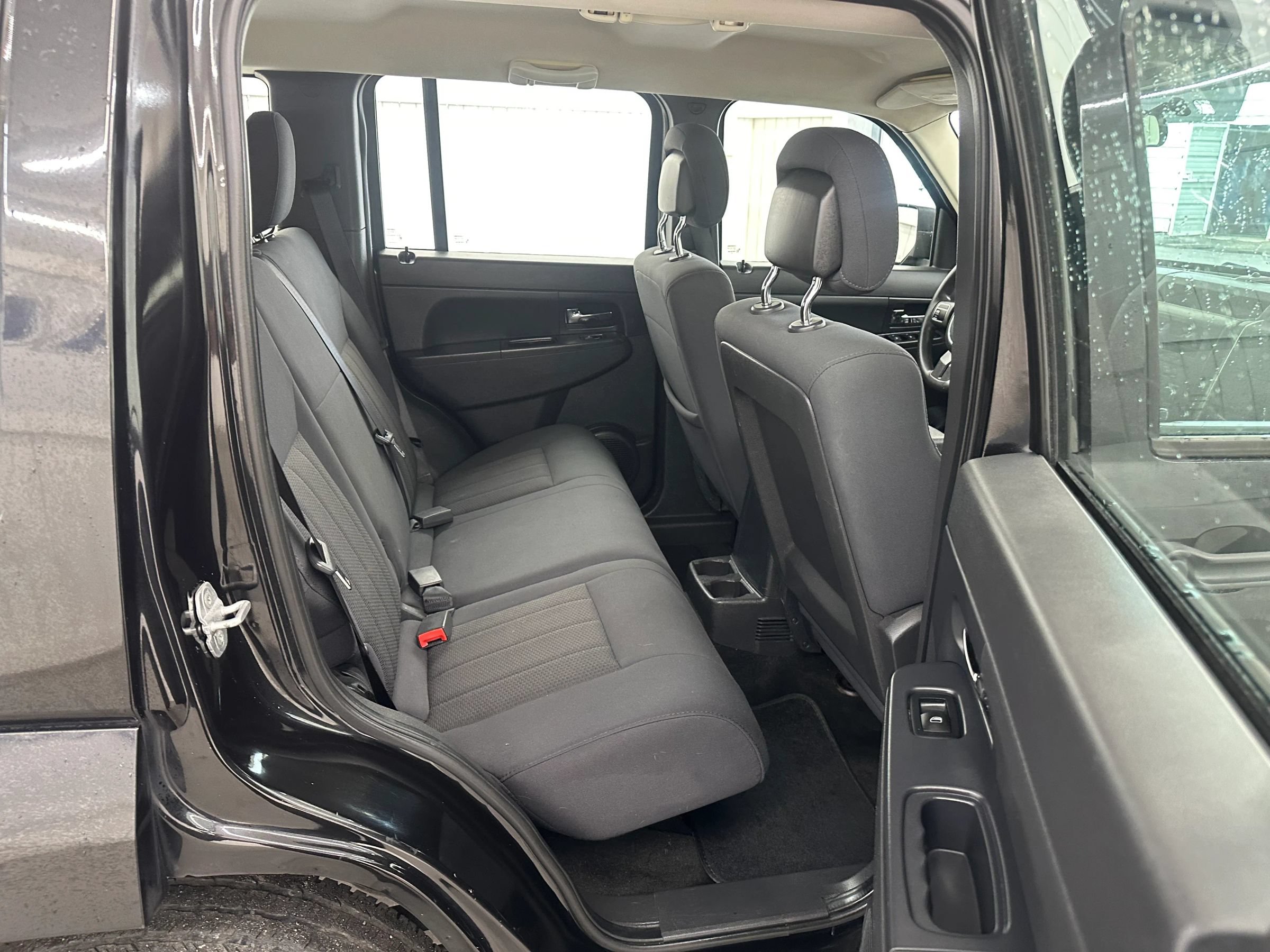 Used 2011 Jeep Liberty Sport RWD image 14