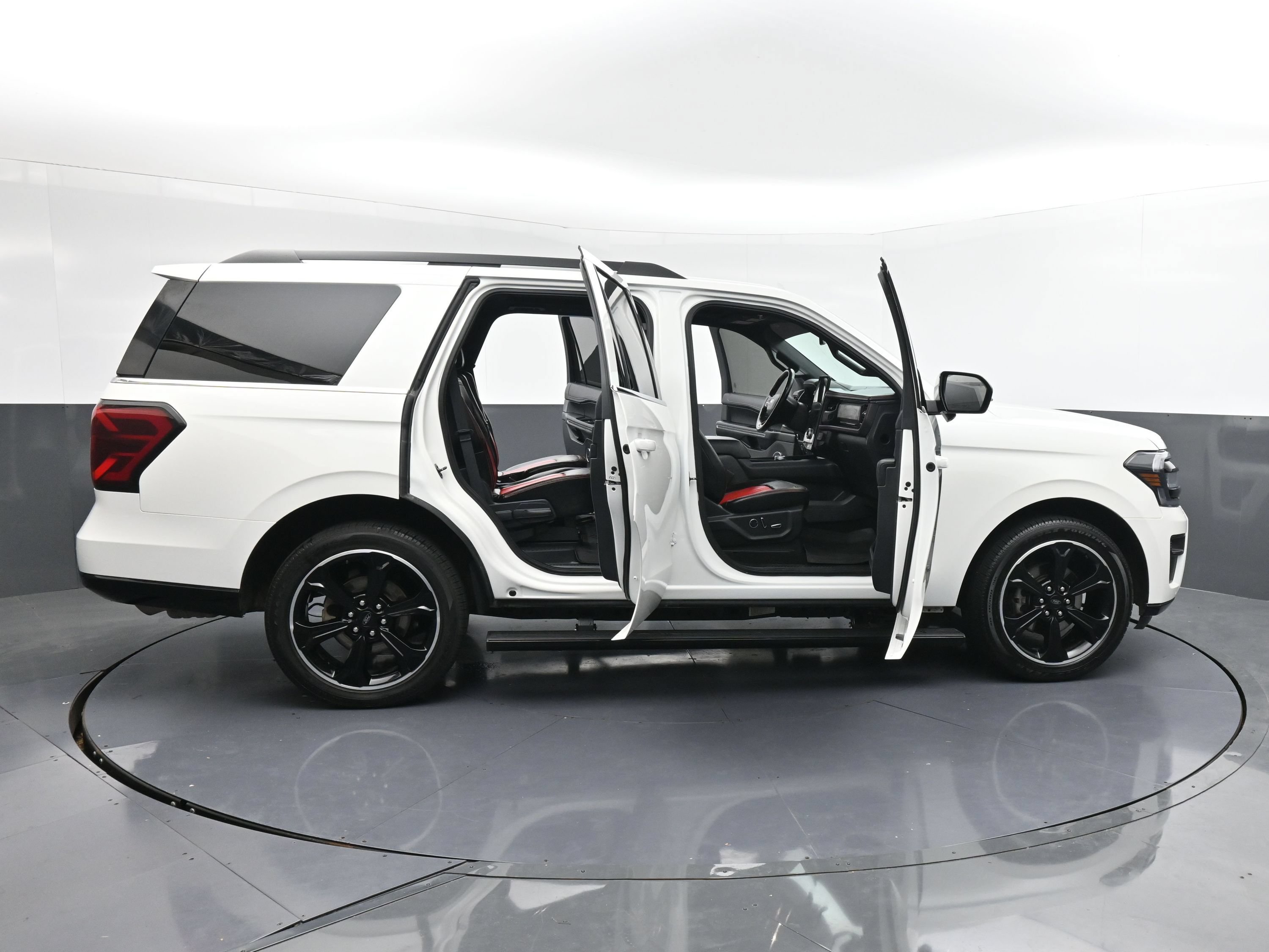 Used 2023 Ford Expedition Limited RWD image 42