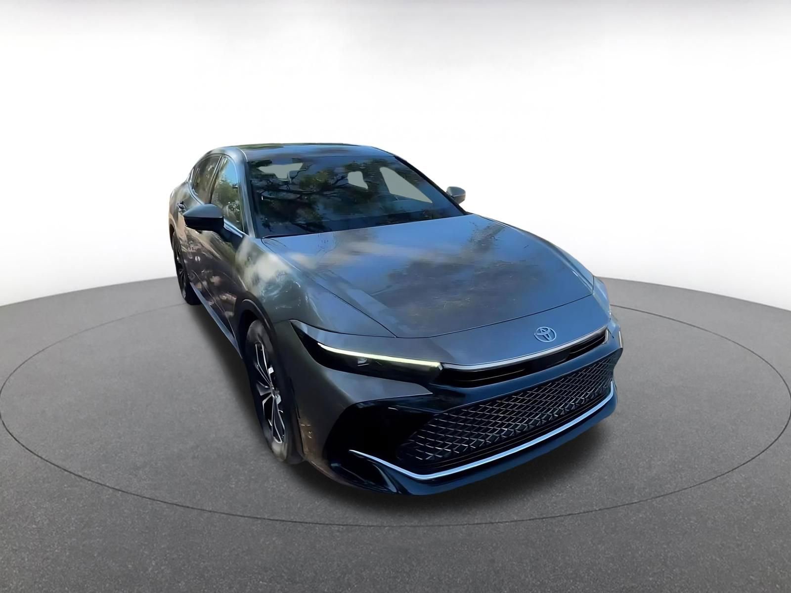 Used 2025 Toyota Crown XLE image 3