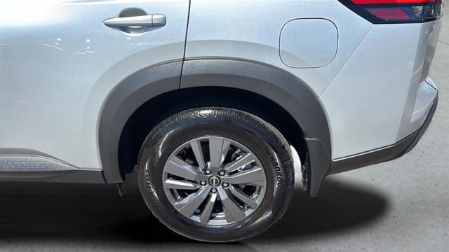 Used 2025 Nissan Pathfinder S FWD image 35