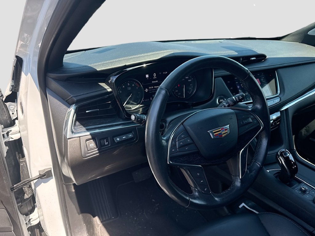 Used 2023 Cadillac XT5 Premium Luxury w/ Technology Package FWD image 9