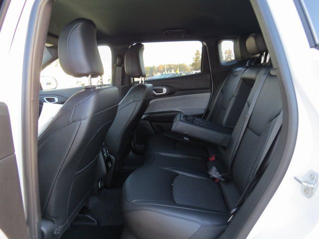 New 2024 Jeep Compass Latitude image 16