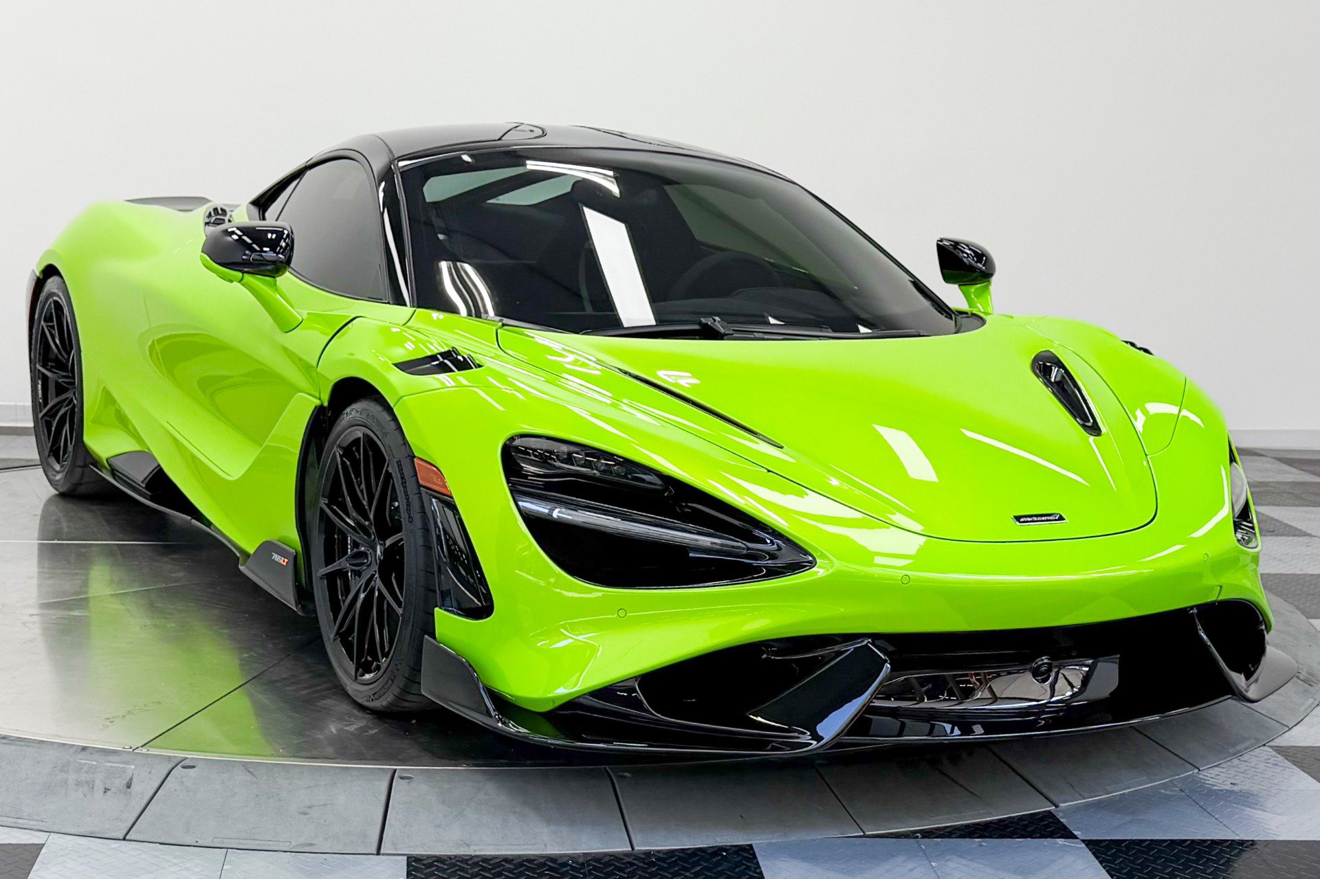 Used 2021 McLaren 765LT RWD image 3