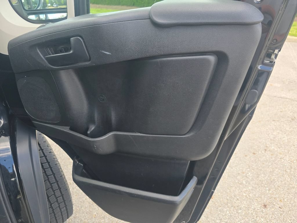 Used 2018 RAM ProMaster 3500 w/ Premium Appearance Group FWD image 14
