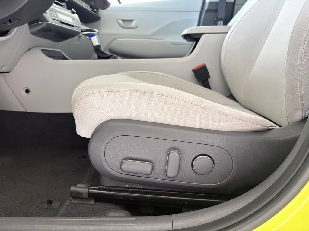 Used 2024 Hyundai Kona SEL AWD/4WD image 25