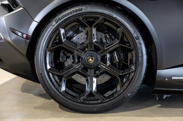 Used 2023 Lamborghini Huracan Tecnica RWD image 23