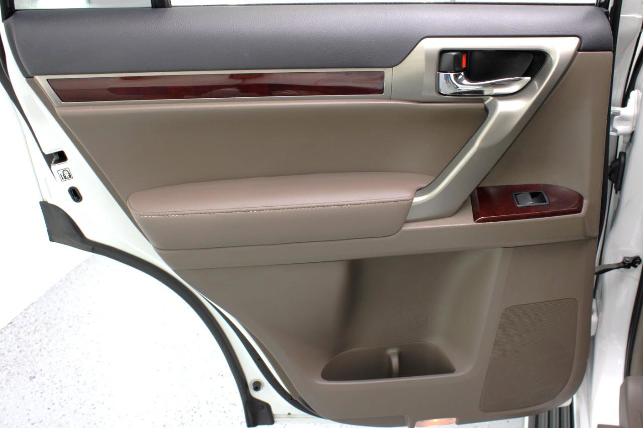 Used 2017 Lexus GX 460 Premium image 40