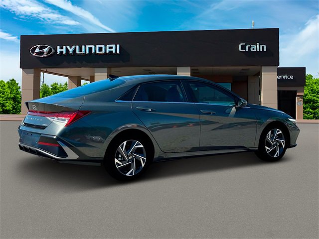 New 2025 Hyundai Elantra Limited image 8