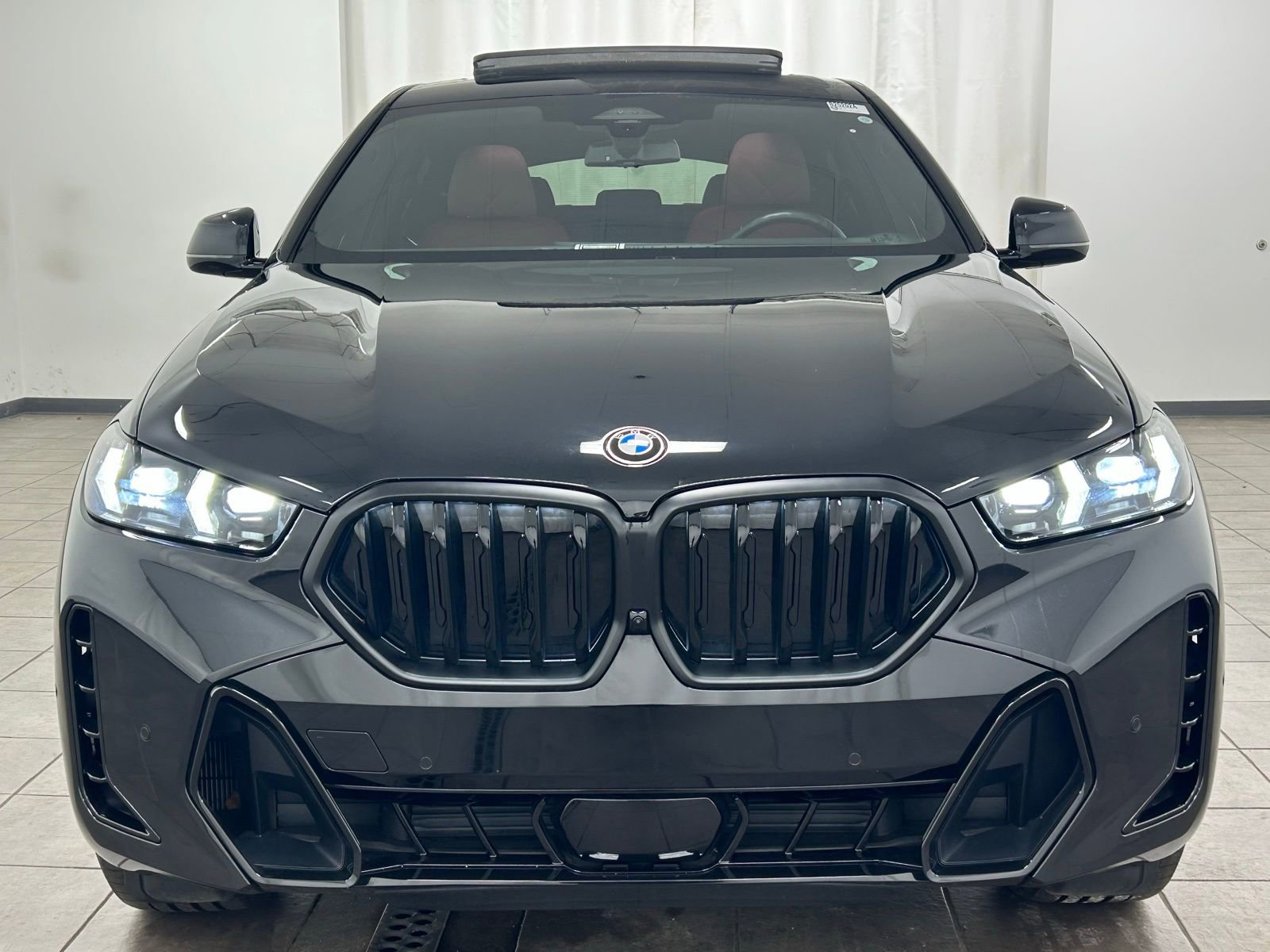 Used 2025 BMW X6 xDrive40i w/ Climate Comfort Package image 7