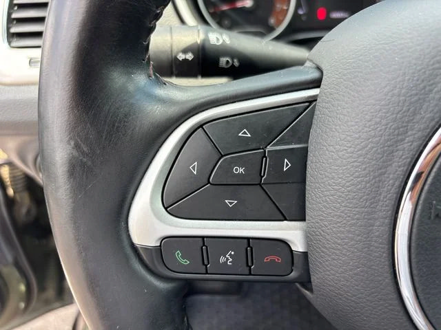 Used 2019 Jeep Compass Latitude w/ Cold Weather Group AWD/4WD image 19
