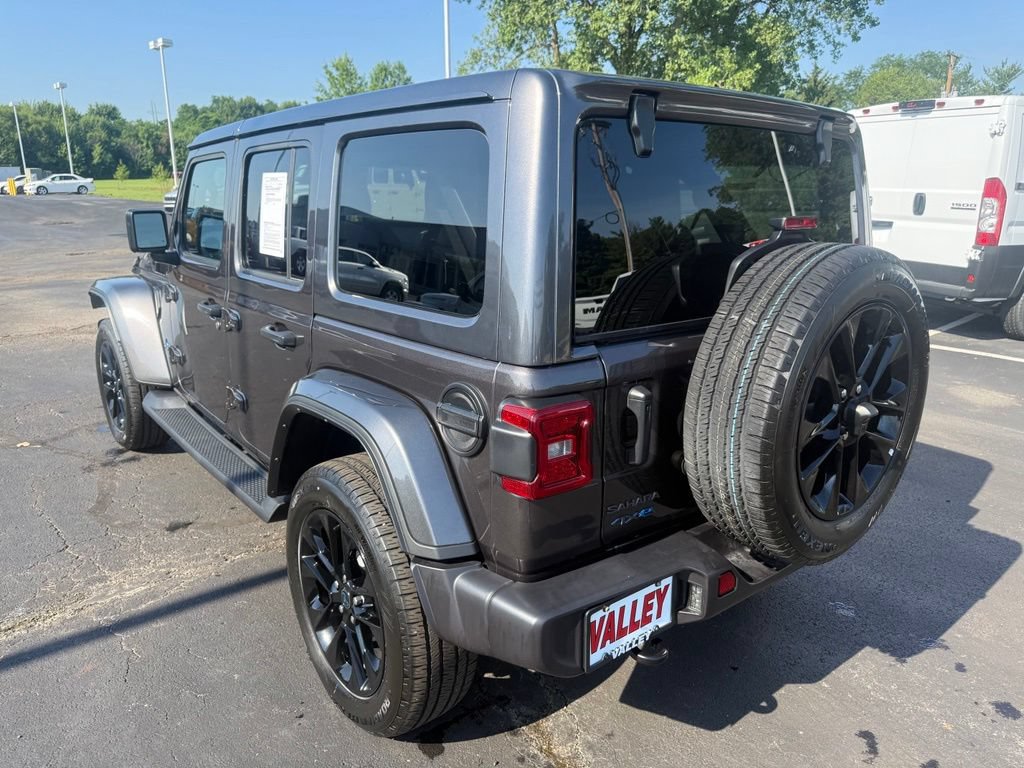 Used 2025 Jeep Wrangler Unlimited Sahara AWD/4WD image 6