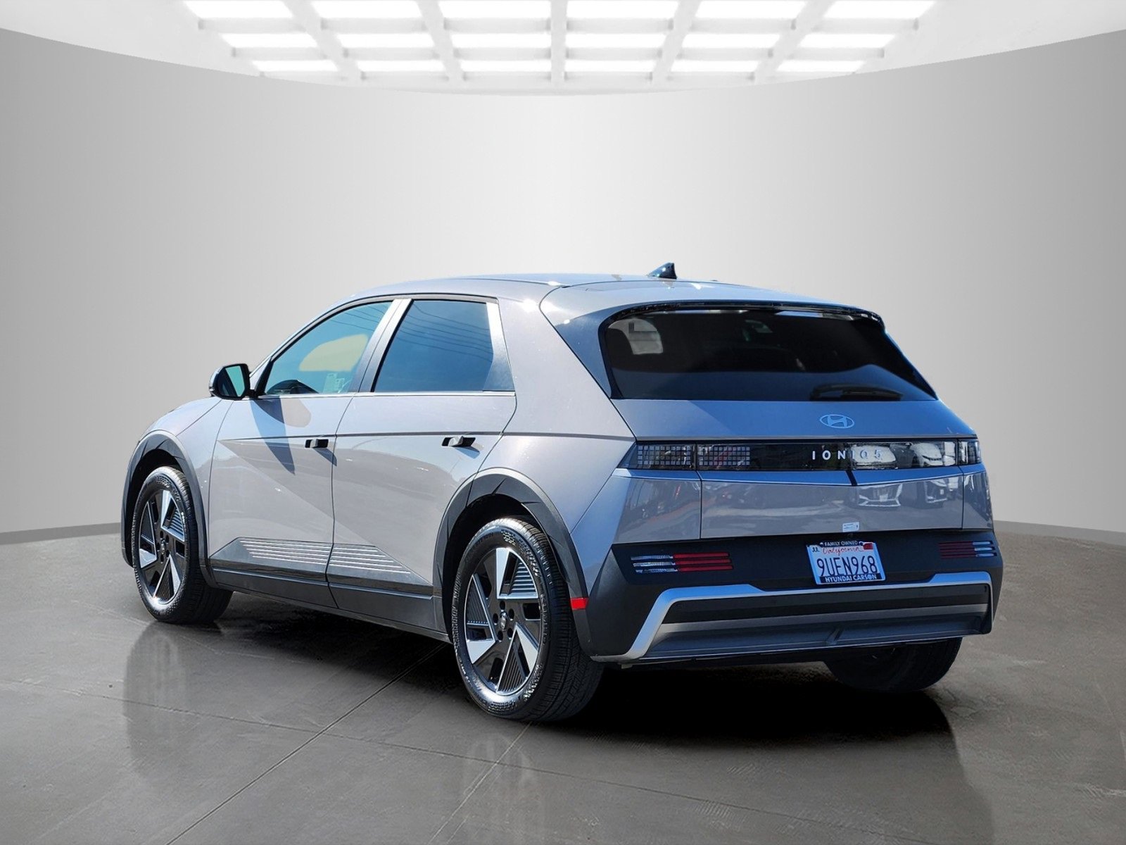 Used 2025 Hyundai Ioniq 5 SE image 9