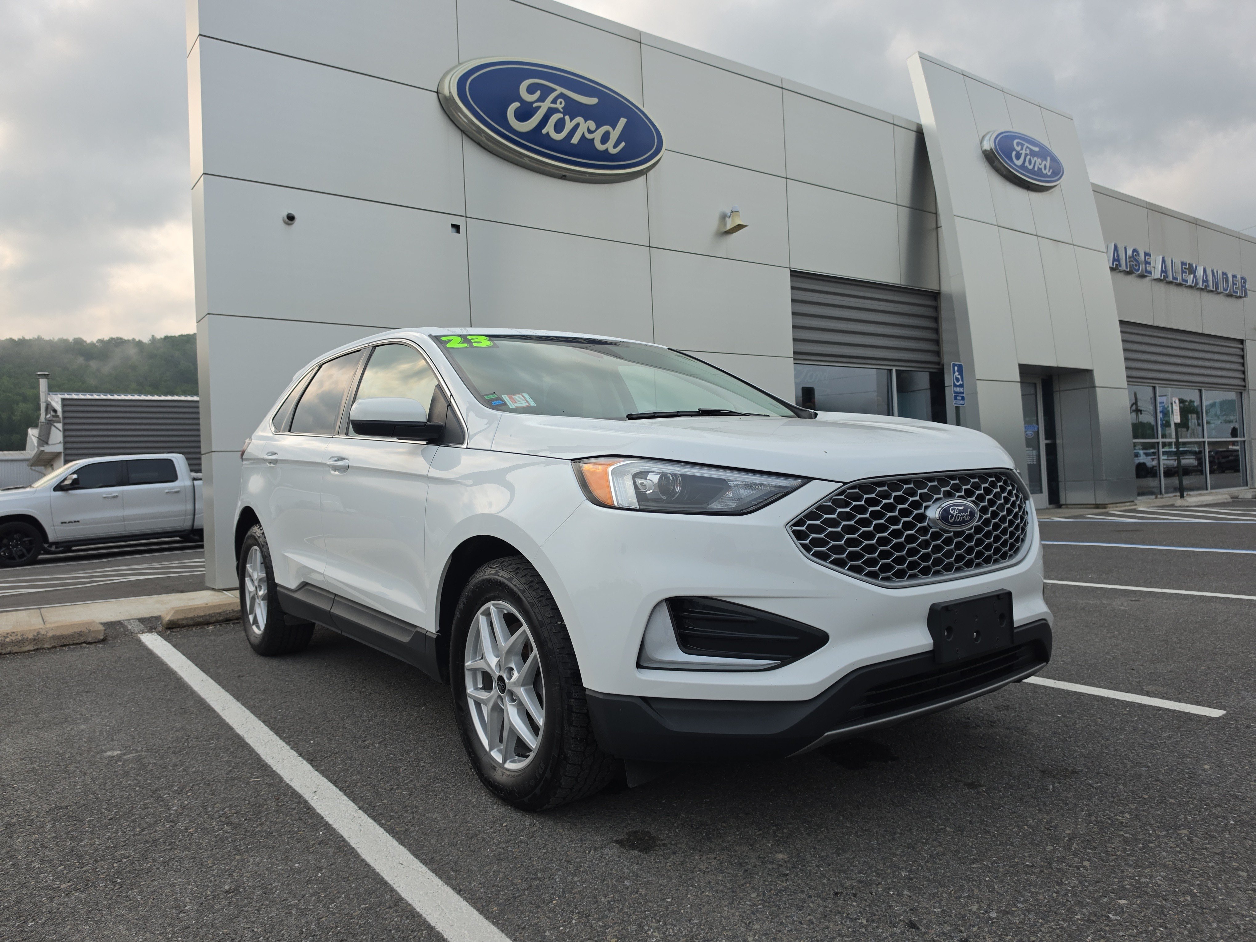 Used 2023 Ford Edge SEL
