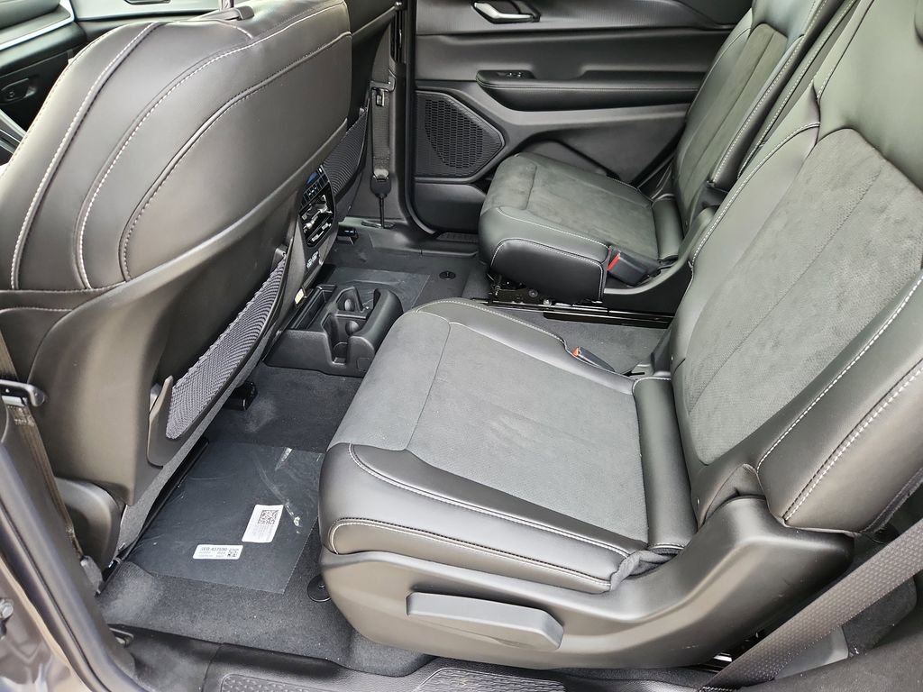 New 2025 Jeep Grand Cherokee L Altitude image 8
