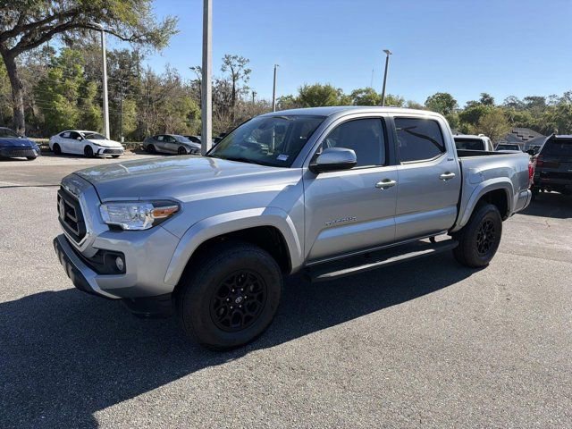 Used 2022 Toyota Tacoma SR5 w/ Technology Package image 5