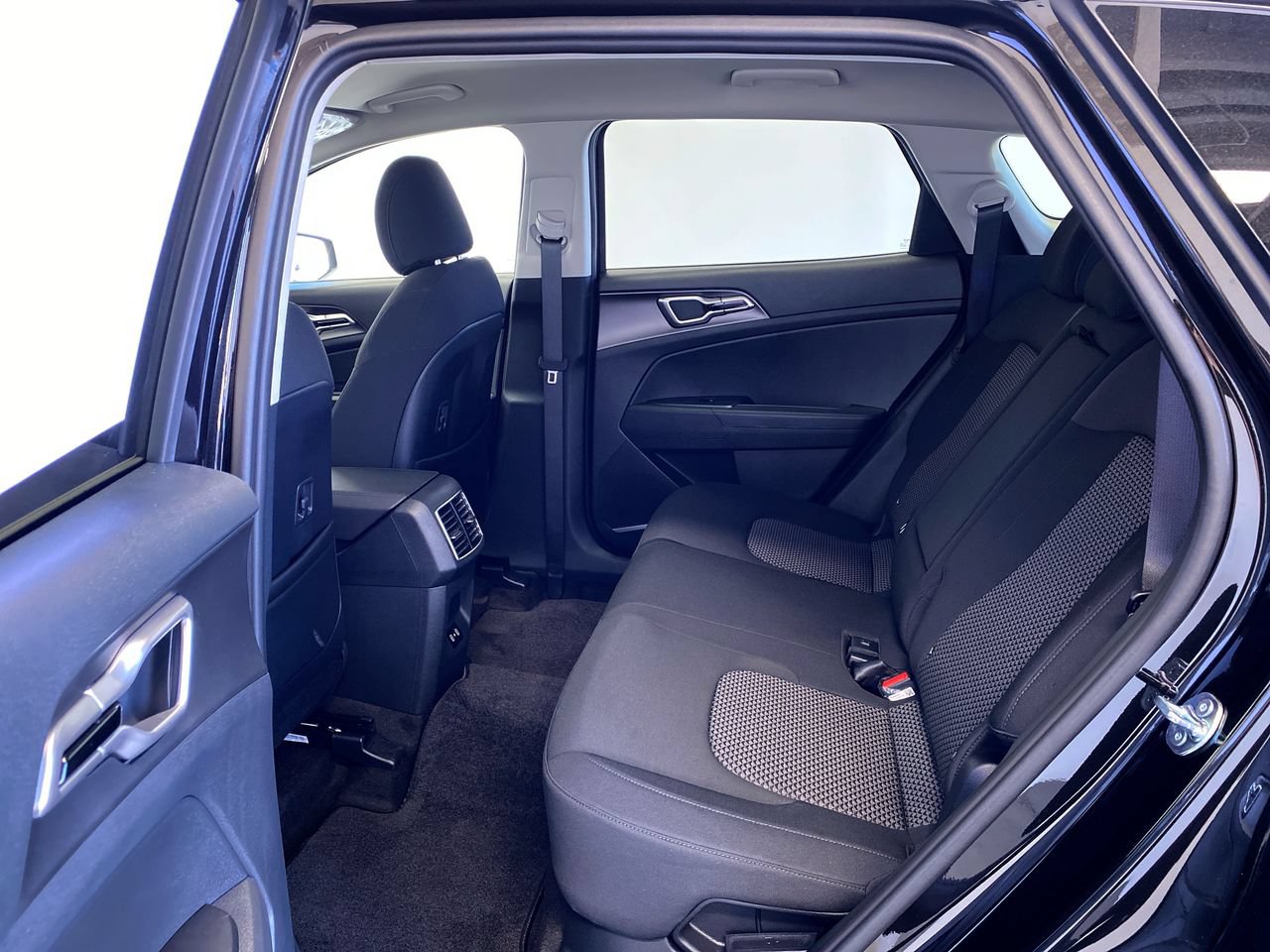 New 2027 Kia Sportage S FWD image 32