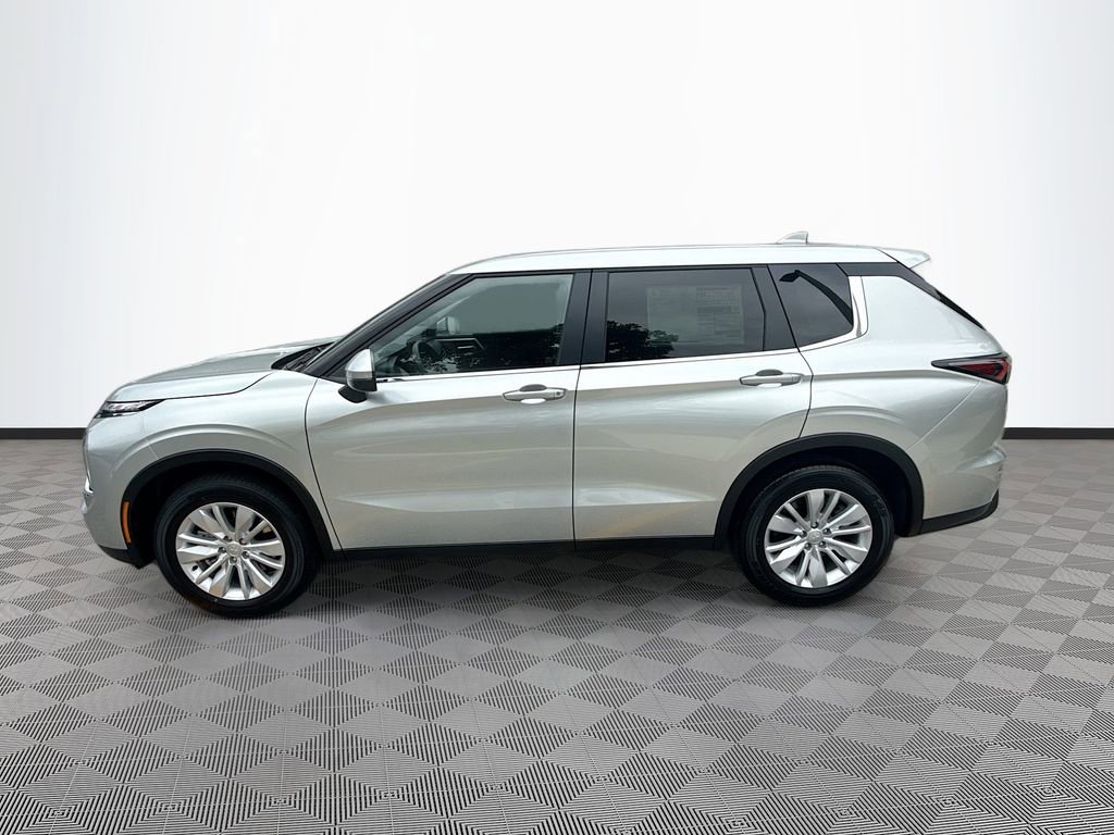 New 2026 Mitsubishi Outlander ES image 4