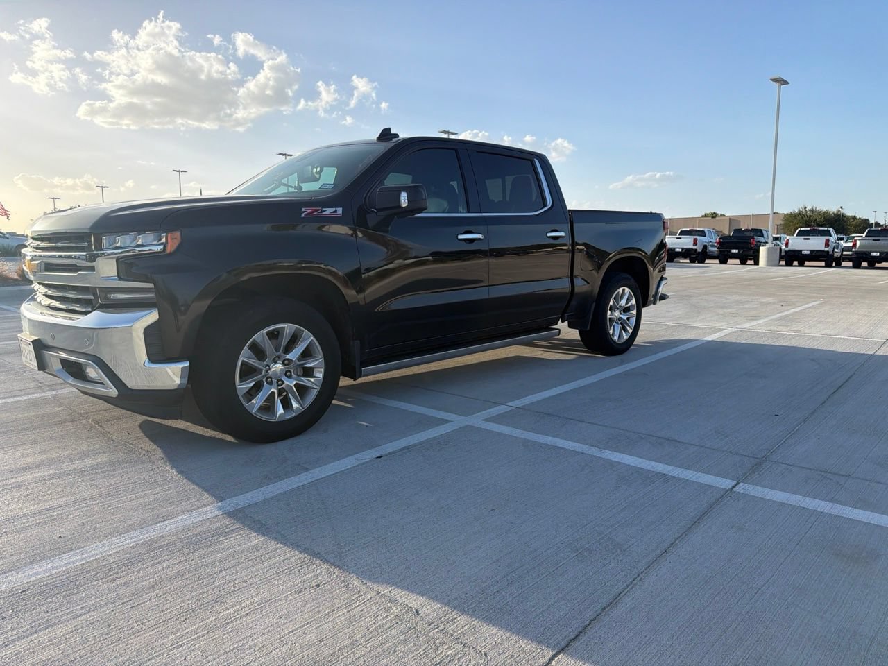 Used 2019 Chevrolet Silverado 1500 LTZ w/ LTZ Premium Package AWD/4WD image 3