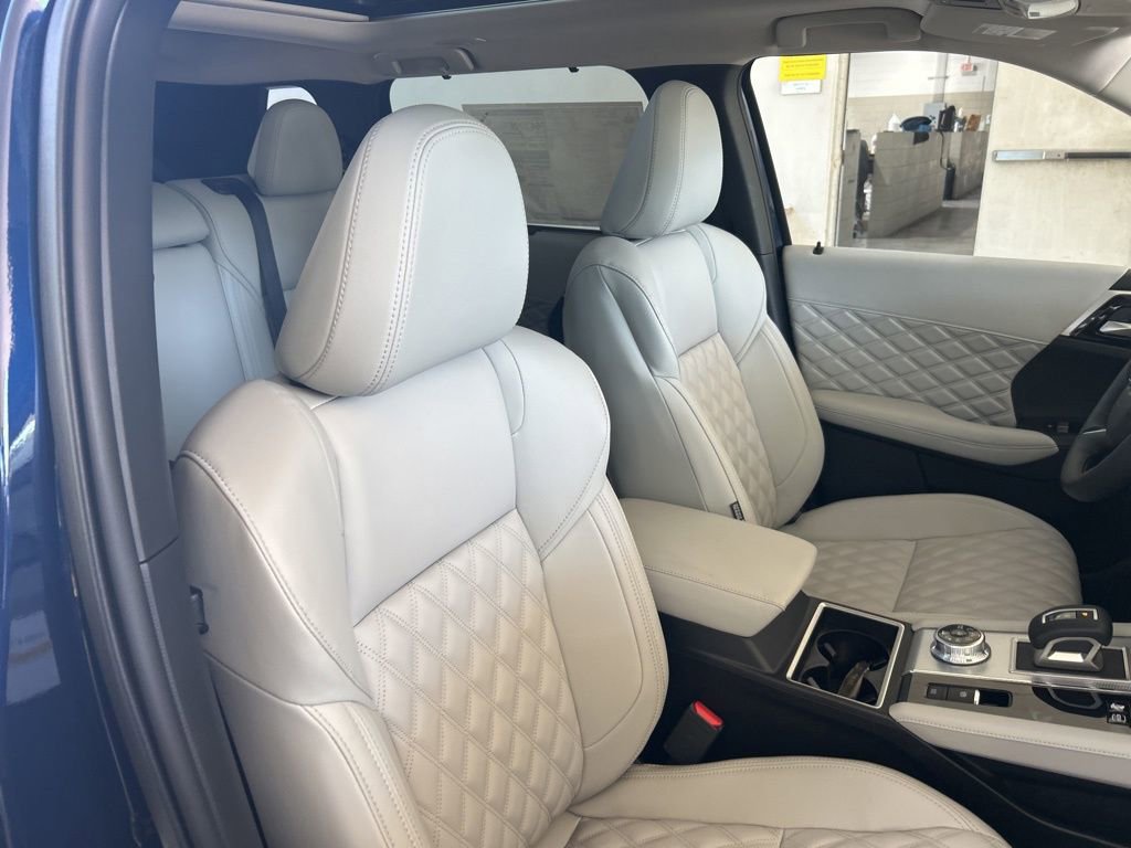 New 2025 Mitsubishi Outlander SEL image 22