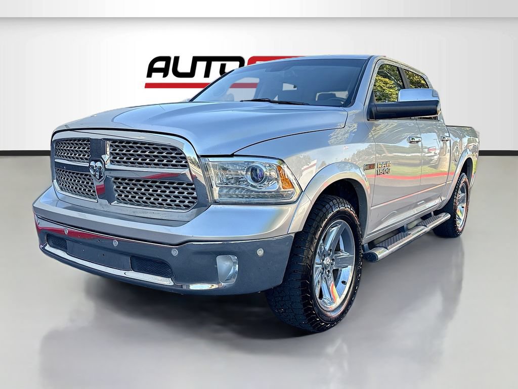 Used 2018 RAM 1500 Laramie w/ Convenience Group AWD/4WD image 3
