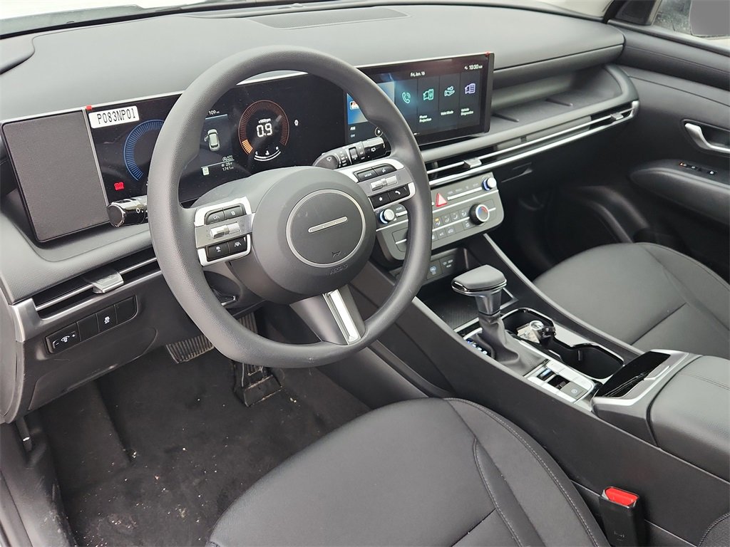 Certified 2025 Hyundai Tucson SE image 18