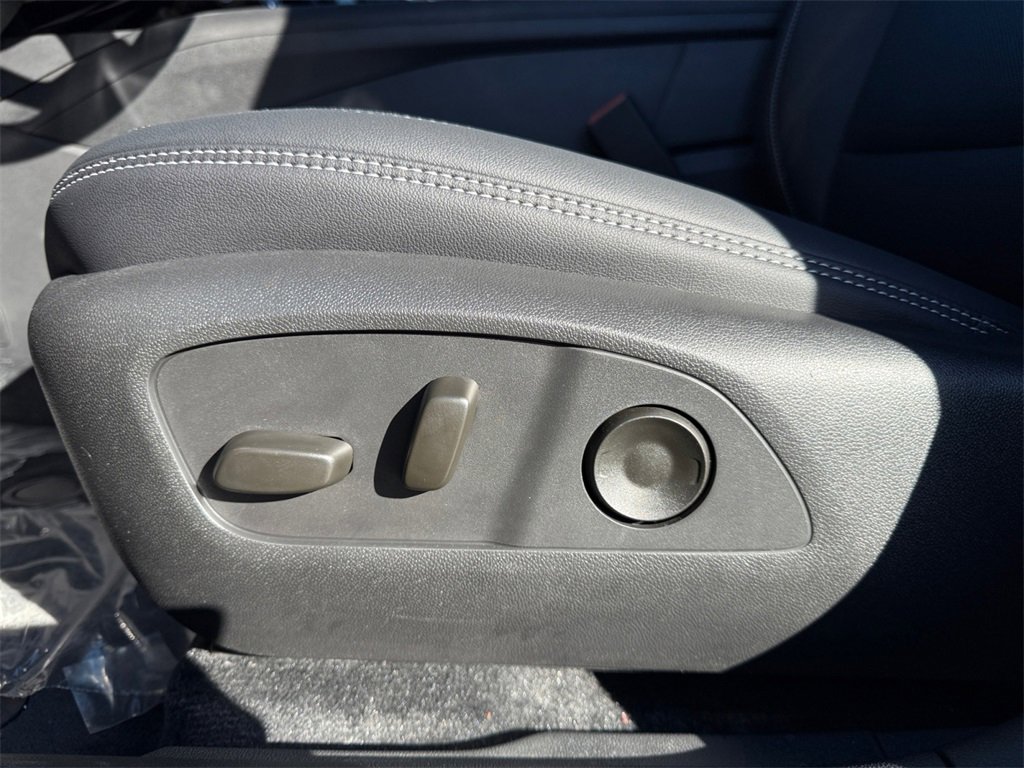 New 2026 Chevrolet Blazer EV LT image 10