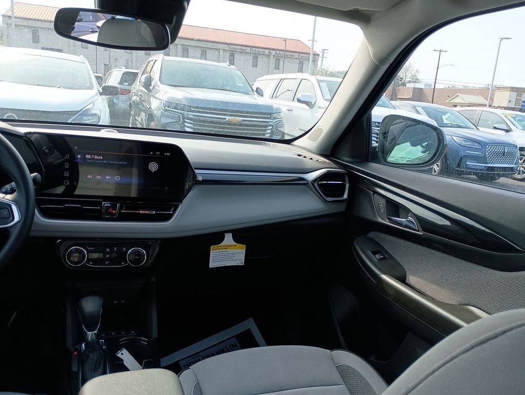 New 2025 Chevrolet TrailBlazer LT w/ Convenience Package image 11