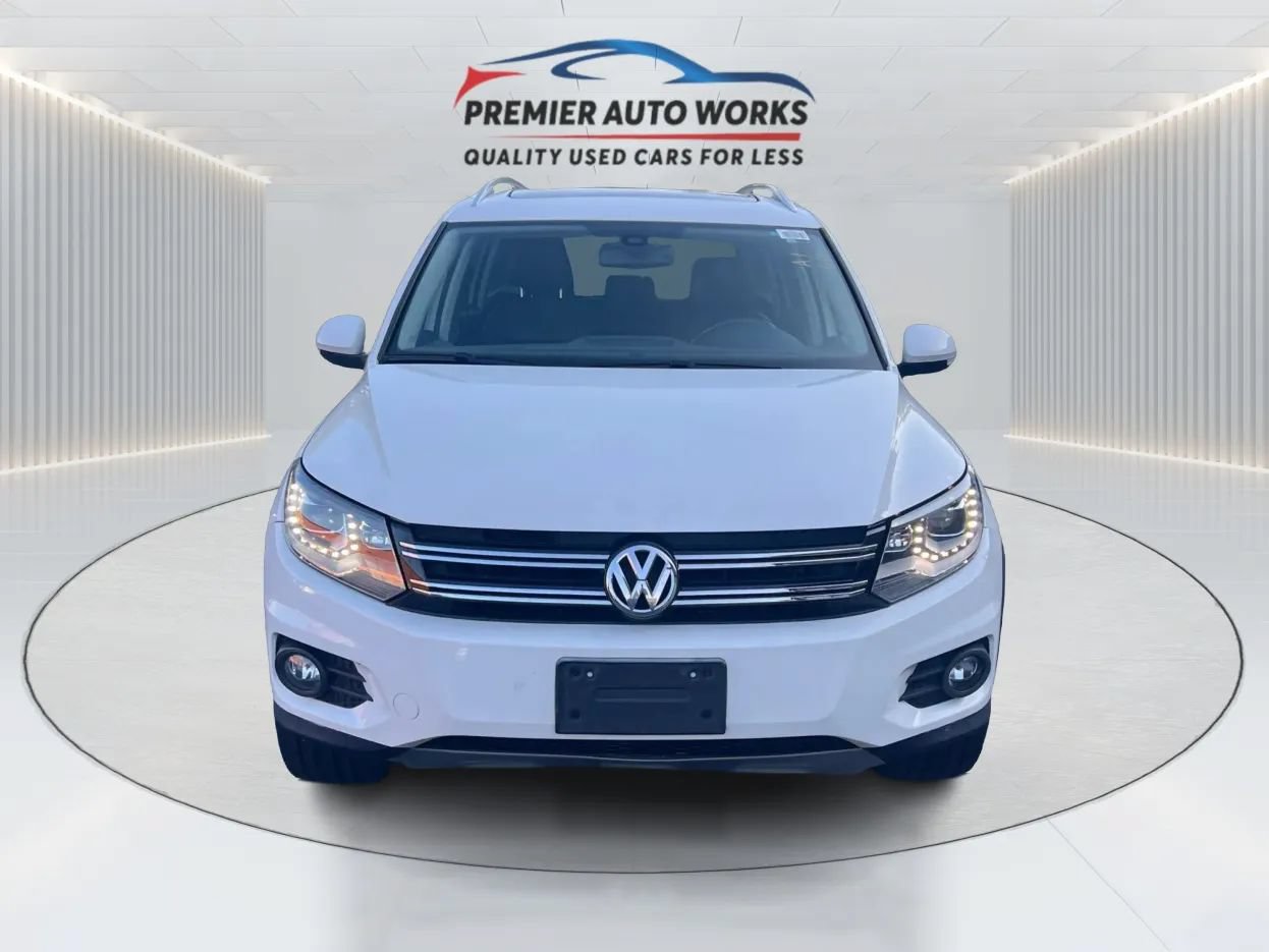 Used 2013 Volkswagen Tiguan SEL FWD image 2
