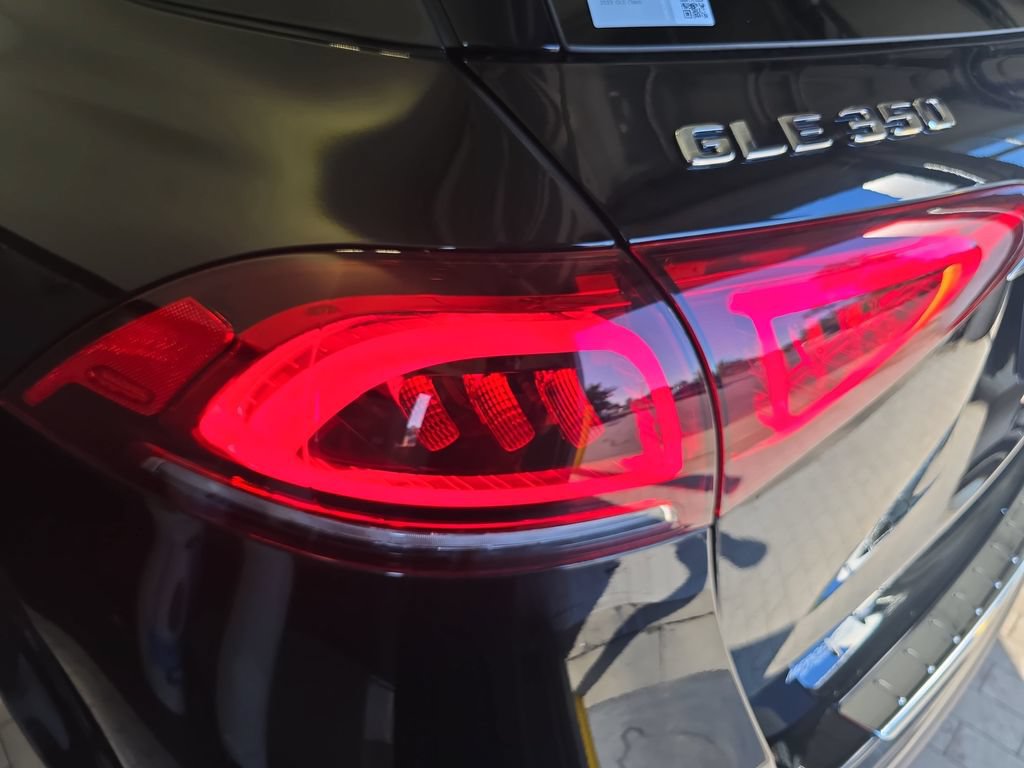Used 2023 Mercedes-Benz GLE 350 w/ AMG Line Exterior image 39