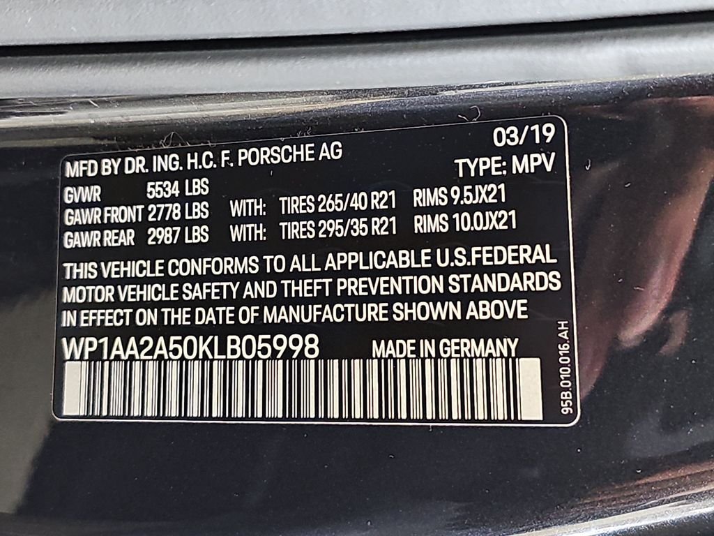 Used 2019 Porsche Macan AWD/4WD image 37