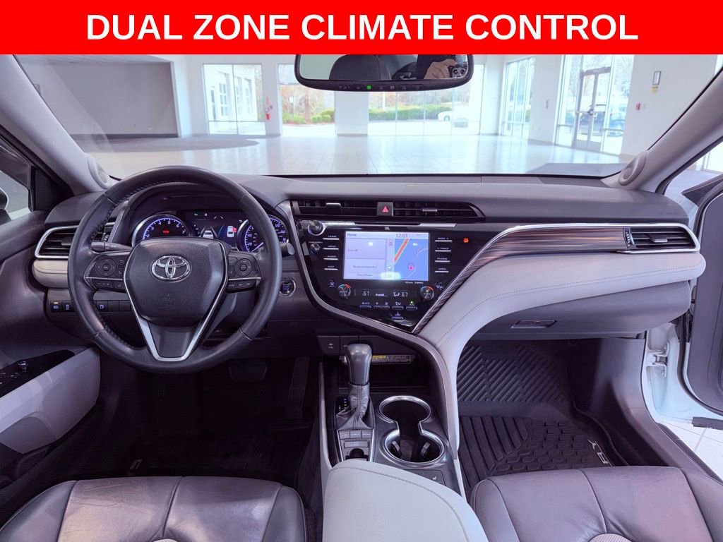 Used 2018 Toyota Camry XLE image 16