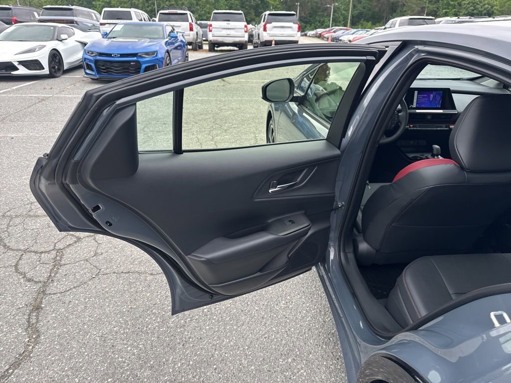 Used 2026 Toyota Prius Plug-In Hybrid FWD image 30