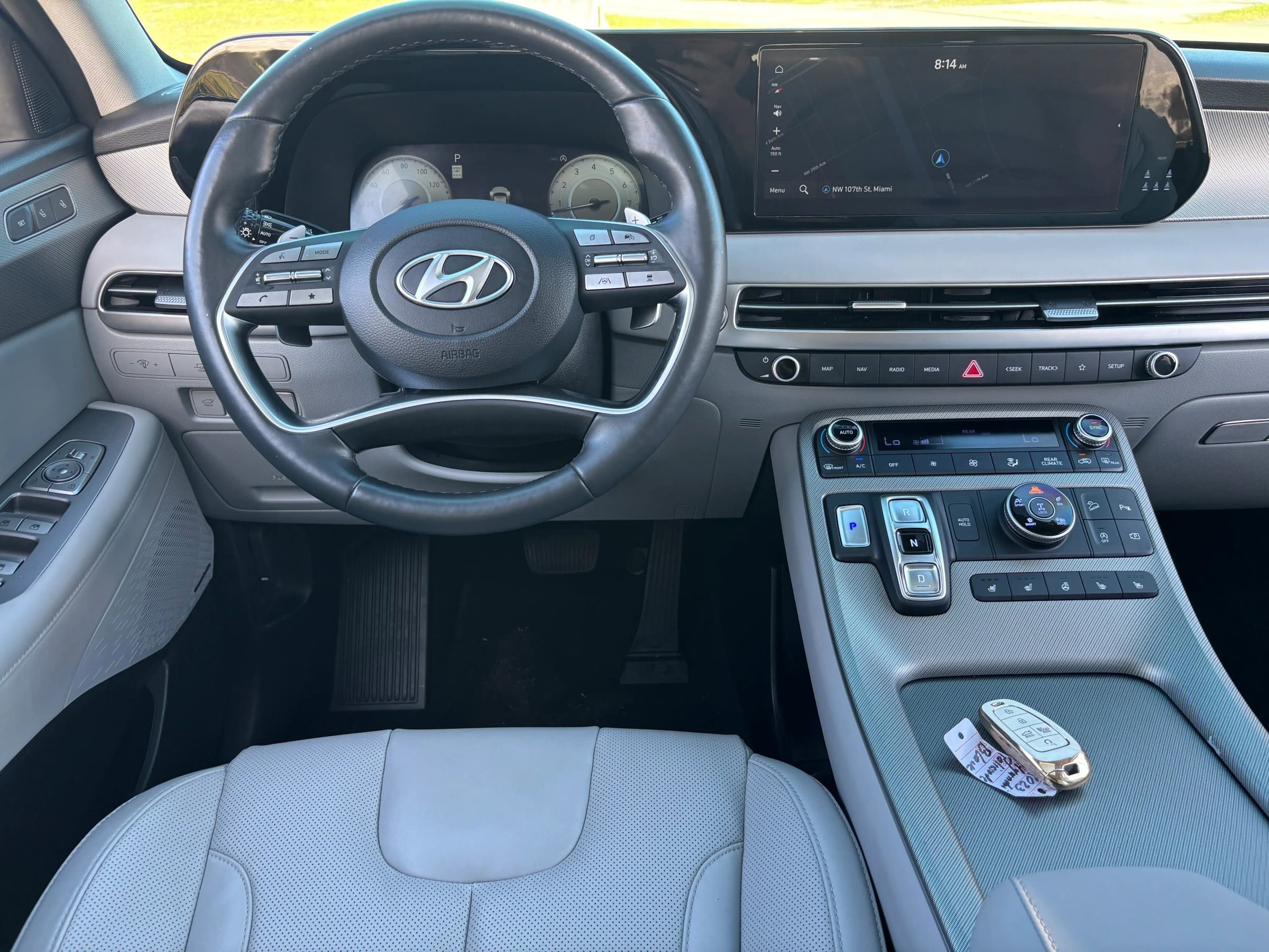 Used 2023 Hyundai Palisade SEL w/ Premium Package image 13