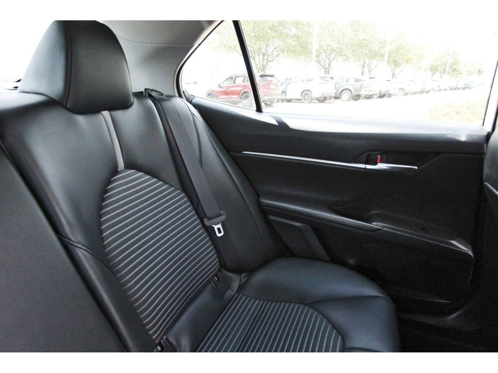 Used 2023 Toyota Camry SE w/ Convenience Package image 12