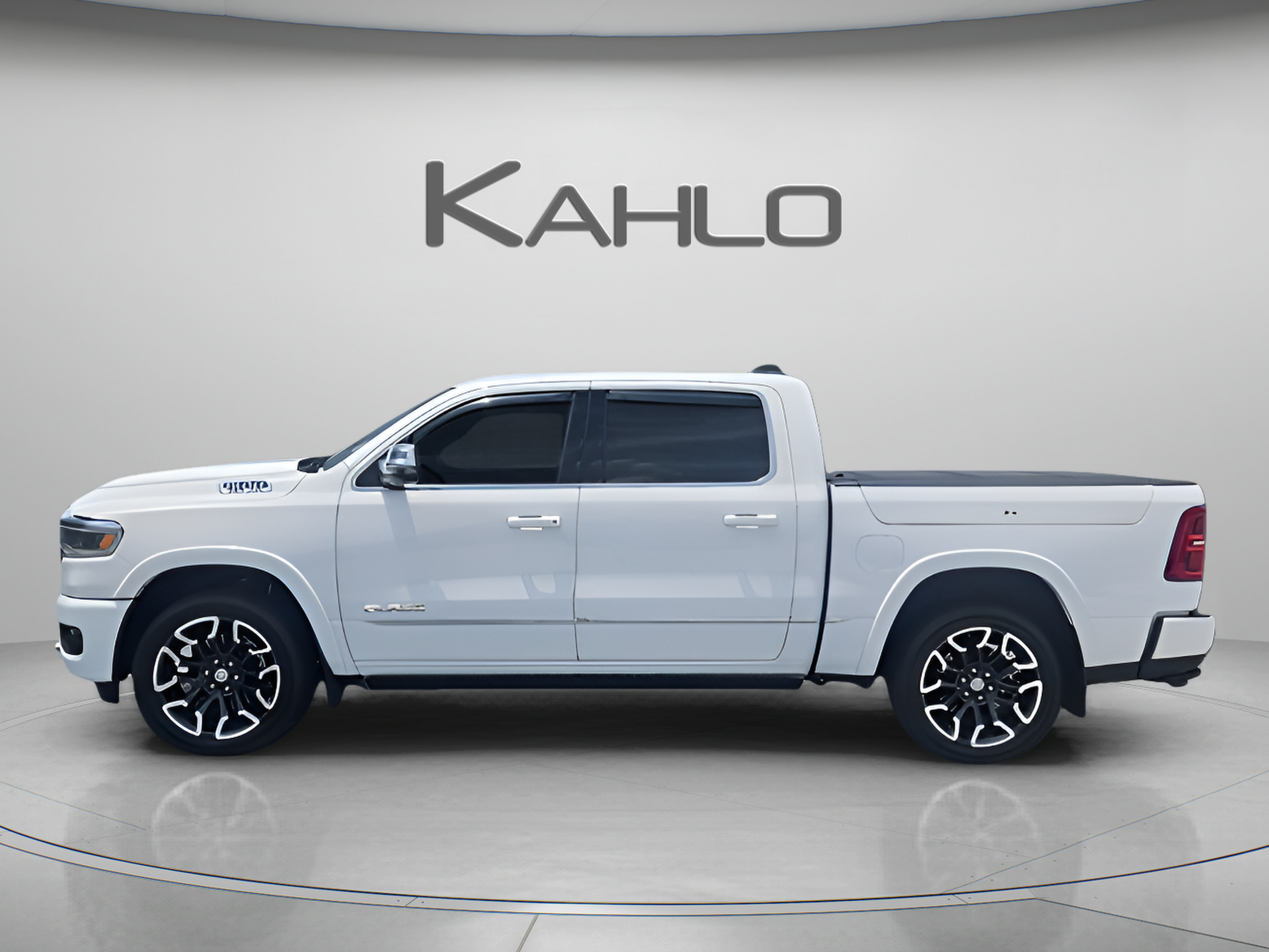 Used 2025 RAM 1500 Limited AWD/4WD image 2