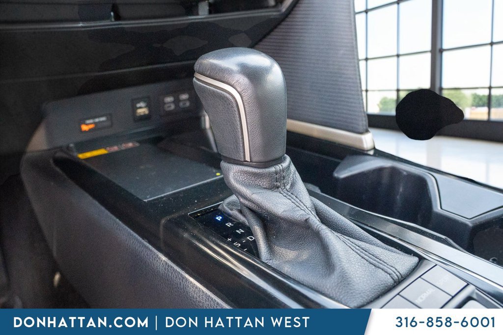 Used 2025 Toyota Camry SE FWD image 7