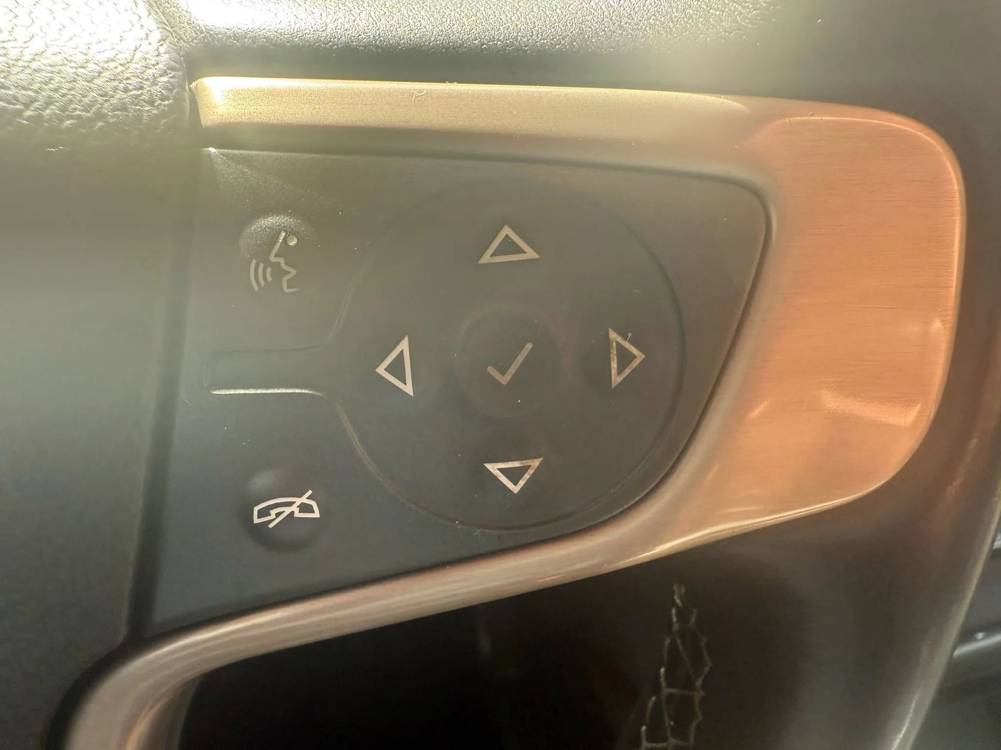 Used 2017 GMC Yukon Denali w/ Enhanced Security Package image 10