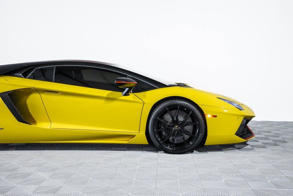 Used 2016 Lamborghini Aventador LP 700-4 AWD/4WD image 3