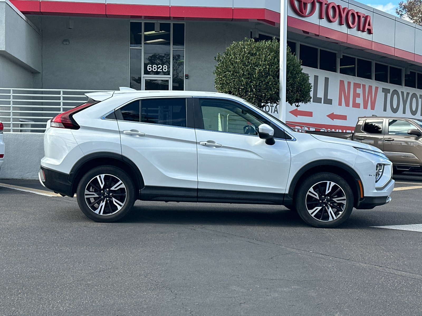 Used 2024 Mitsubishi Eclipse Cross SE AWD/4WD image 6