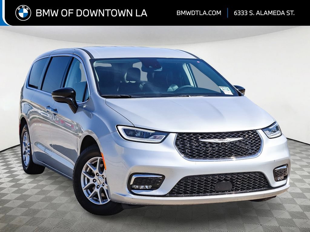 Used 2024 Chrysler Pacifica Touring-L FWD image 1