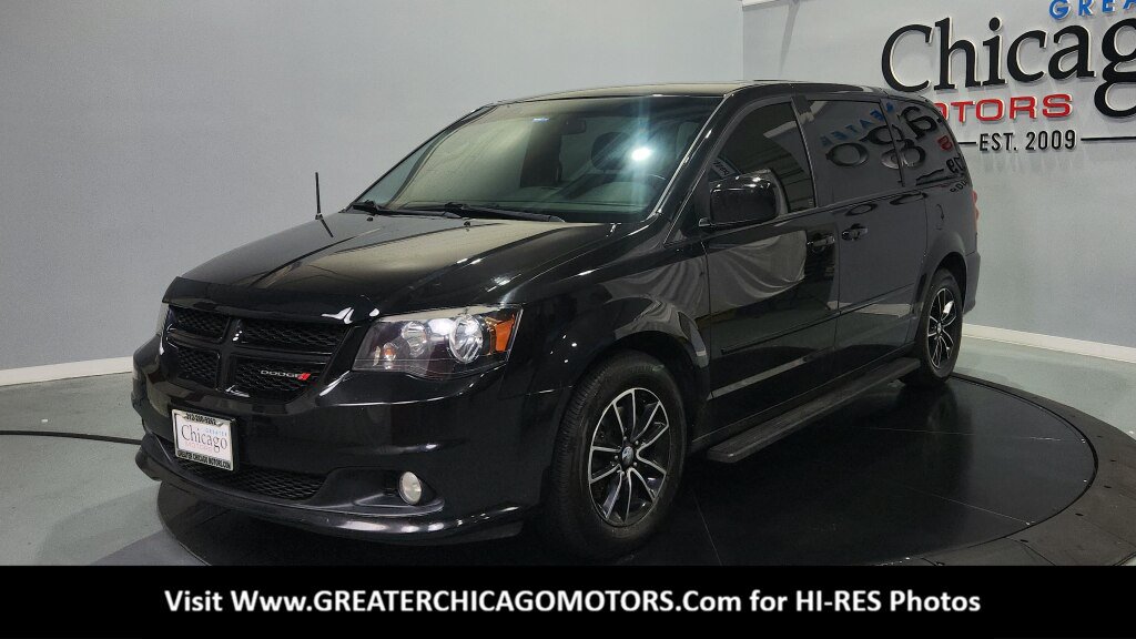 Used 2015 Dodge Grand Caravan SXT w/ Blacktop Package FWD image 5