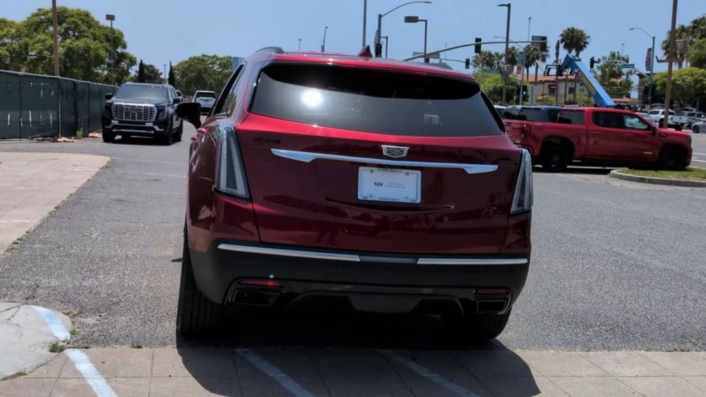 Certified 2024 Cadillac XT5 Sportv w/ Technology Package AWD/4WD image 8