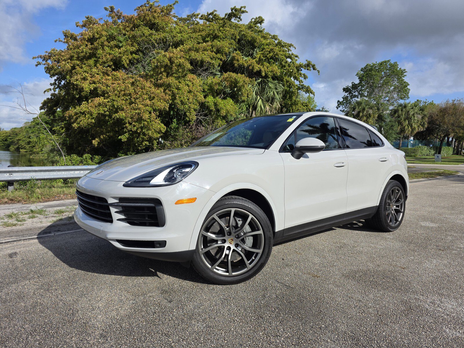 Used 2021 Porsche Cayenne S AWD/4WD image 1