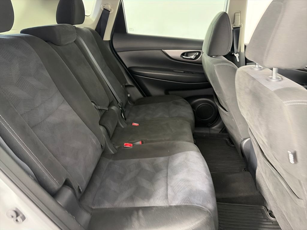 Used 2015 Nissan Rogue SV image 28