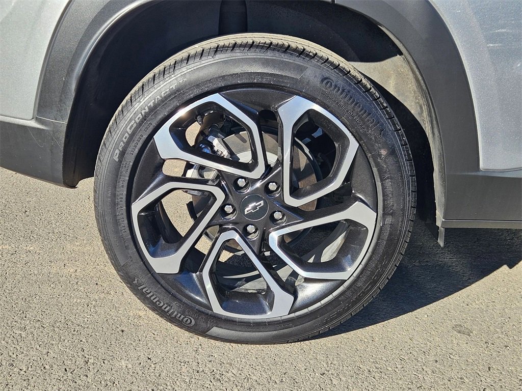 Used 2024 Chevrolet Trax RS w/ Sunroof Package image 9