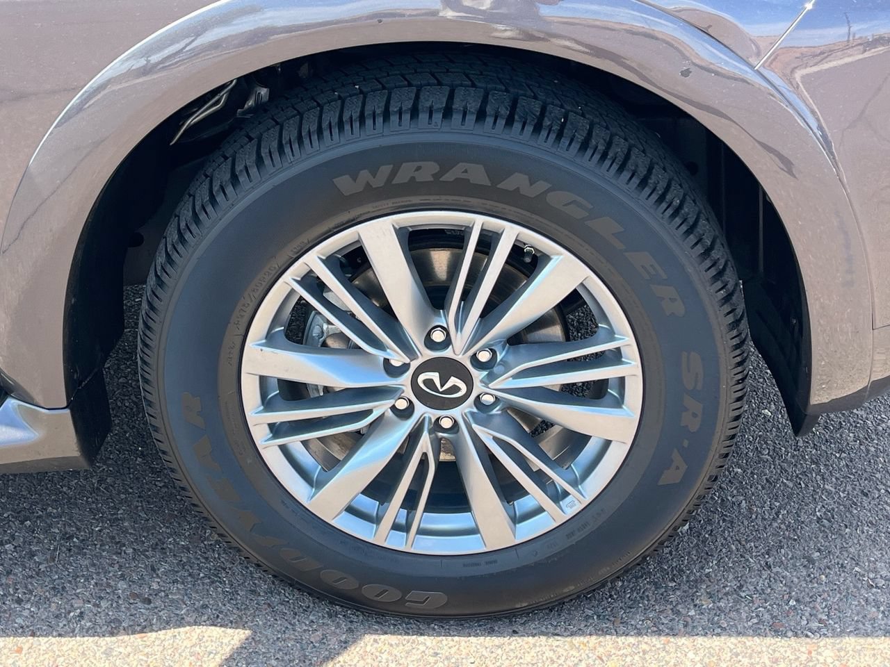 Certified 2023 INFINITI QX80 Luxe w/ All-Season Package RWD image 8