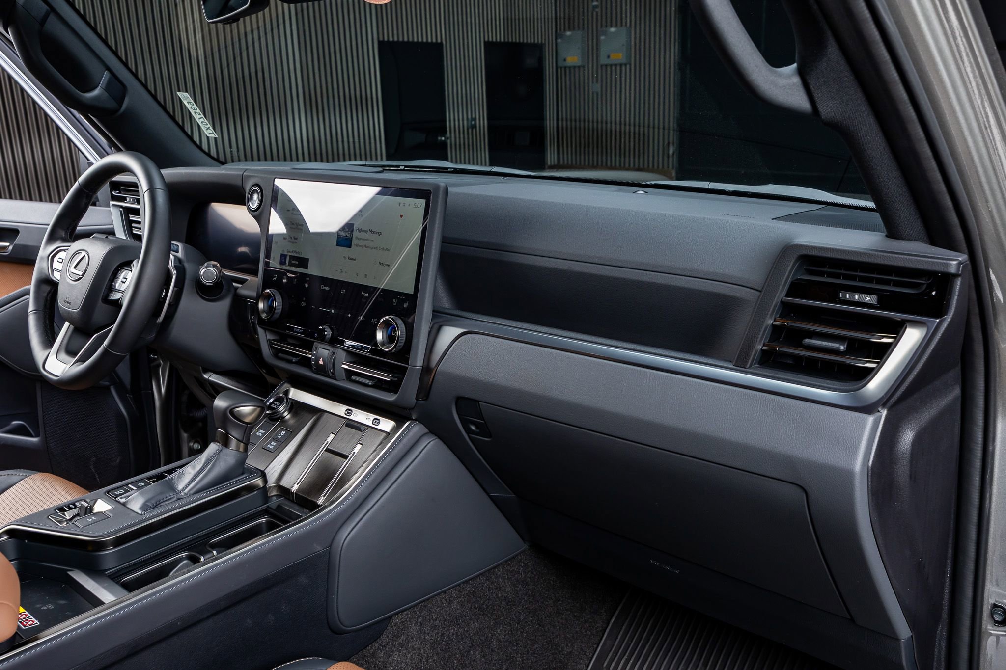 Used 2025 Lexus GX 550 image 18