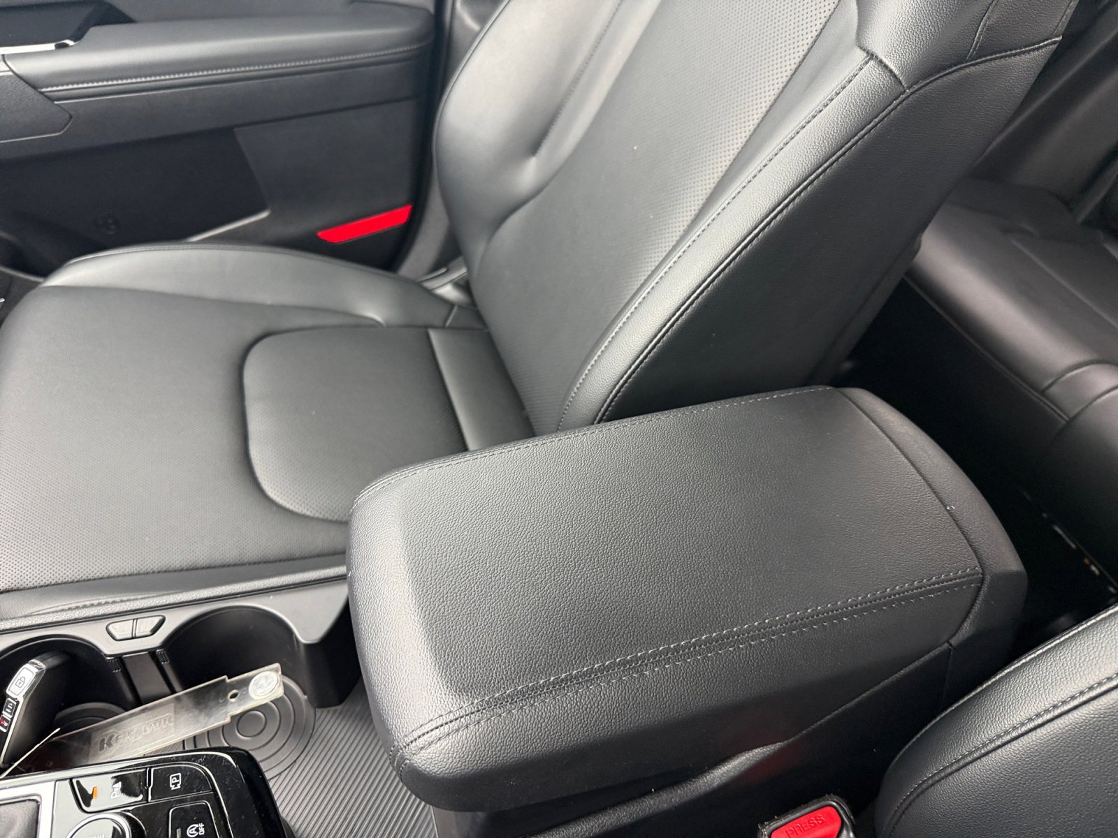 Used 2024 Kia Sportage EX FWD image 14