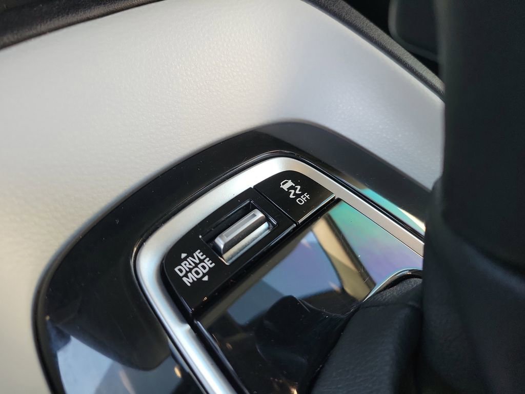 Used 2025 Toyota Corolla SE image 22