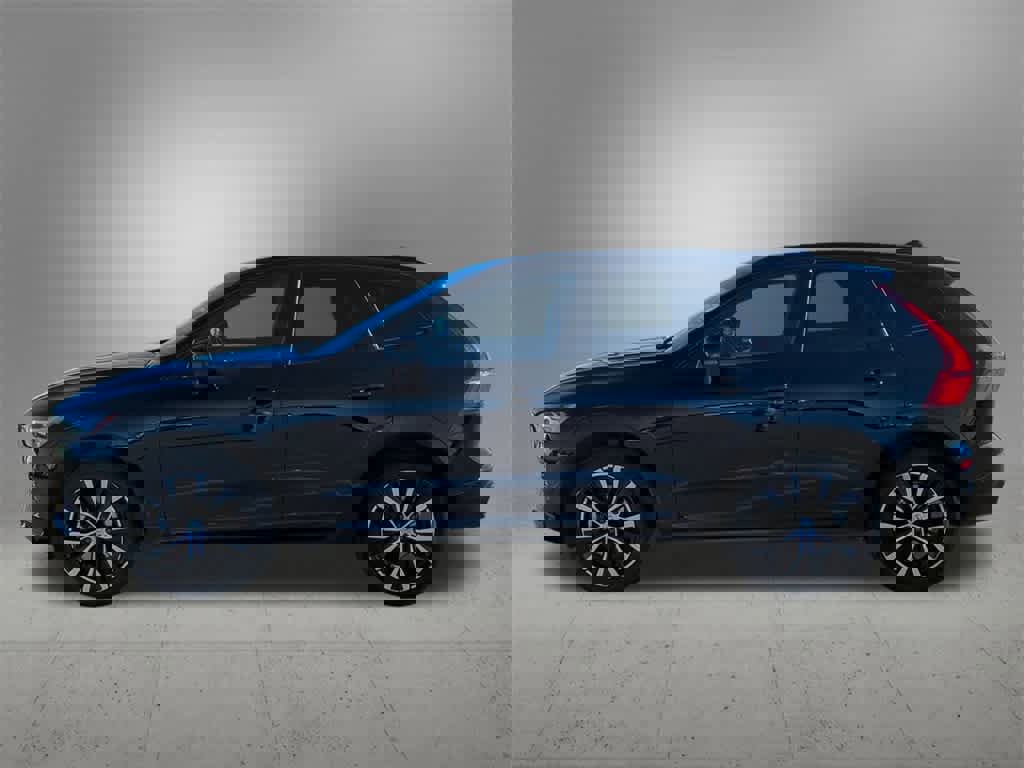 Used 2024 Volvo XC60 B5 Plus w/ Protection Package Premier image 3